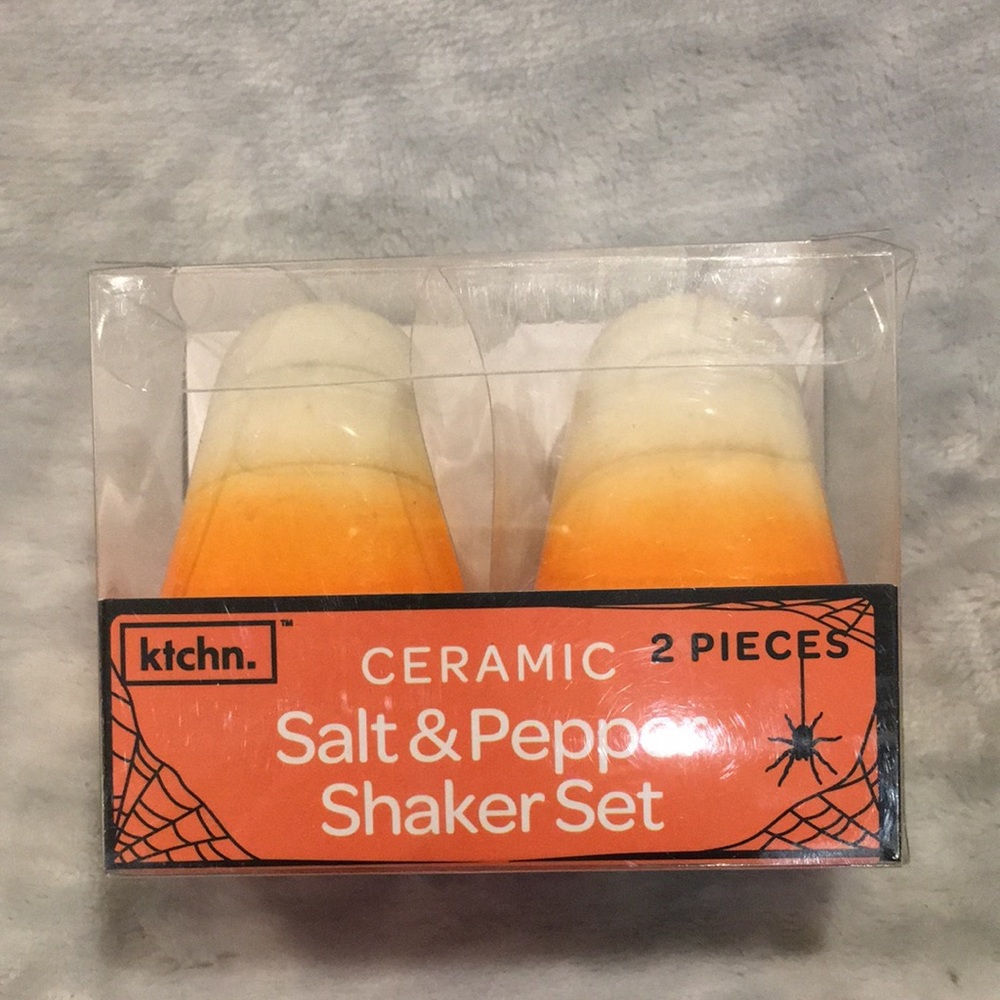 Ceramic Candy Corn Salt Pepper Shaker Set of Two NWT 3”x1.75”